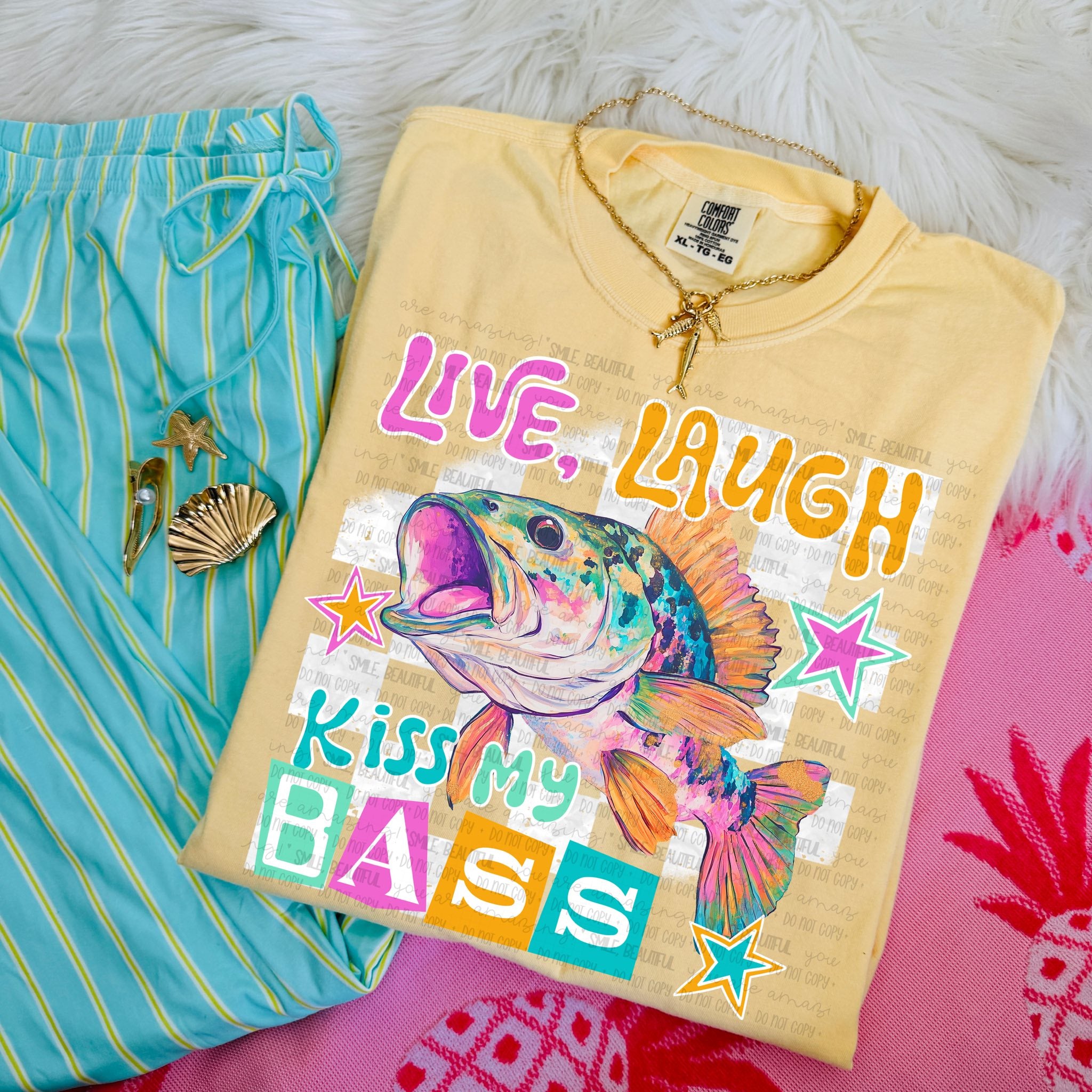 Living Laugh Kiss. - T-Shirt